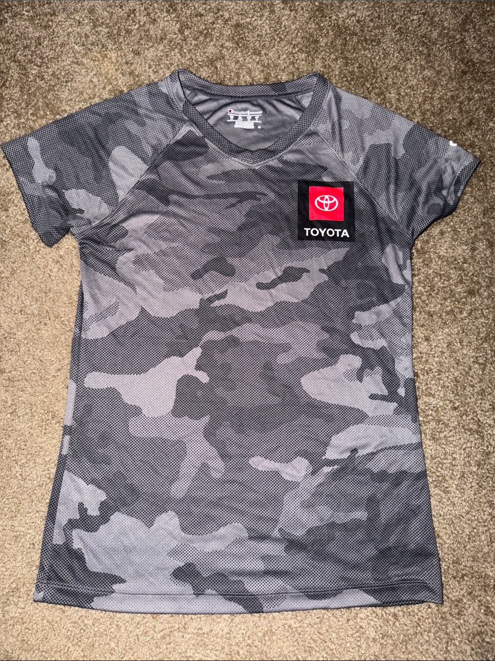 Toyota Women’s Short-Sleeve Gray Camo Performance Tee